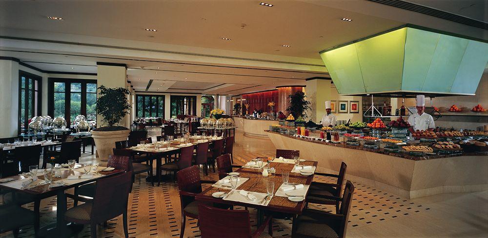 The Leela Palace Bengaluru Restaurante foto